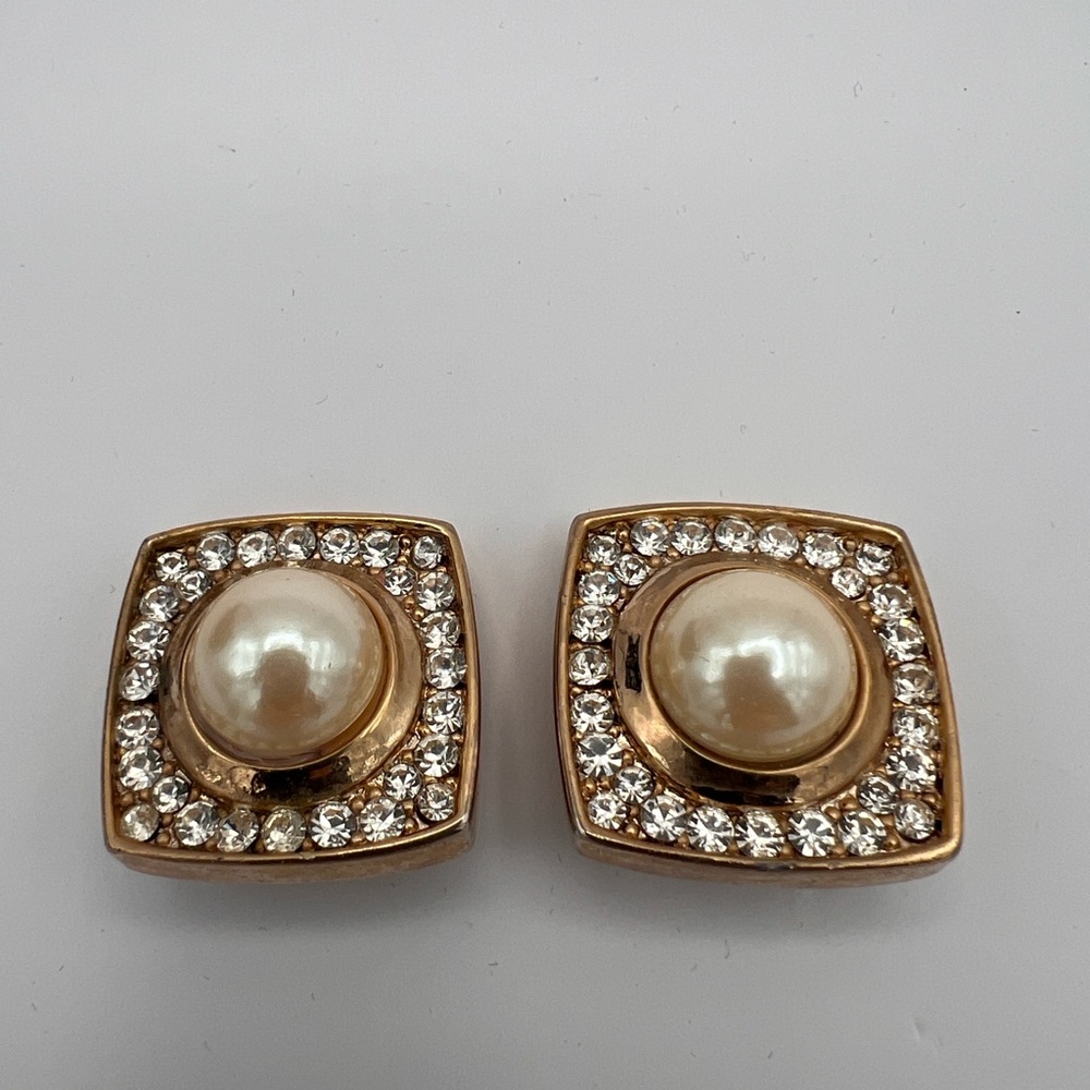PIERRE BALMAIN Paris Vintage Gold Plated Pearl Clip Earrings - Picture 2 of 7